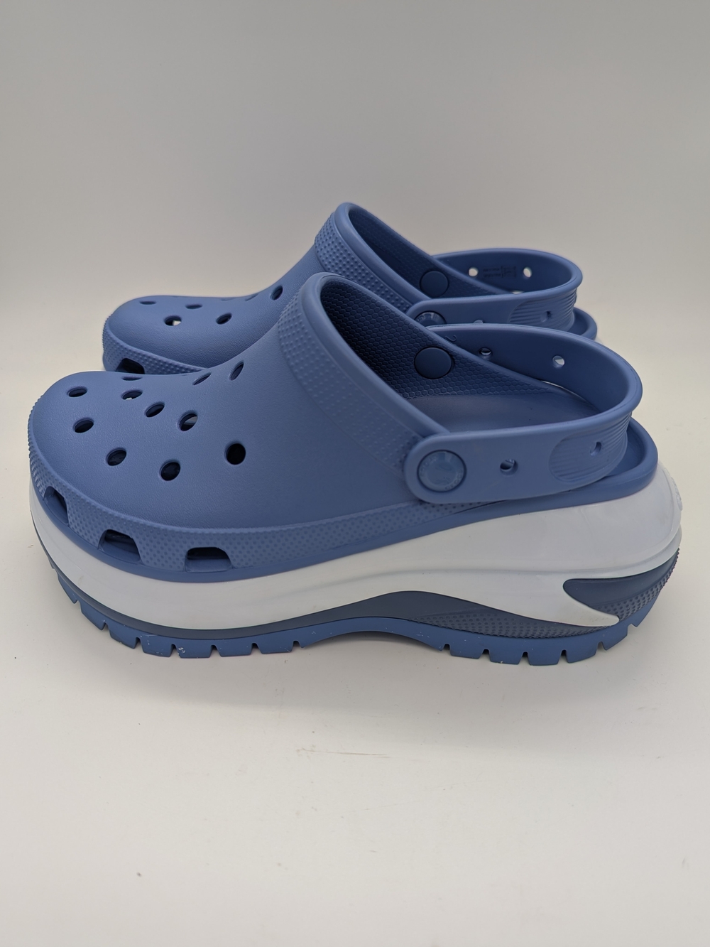 Crocs Mega Crush Clog Women's 8 Men's 6 Comfort Blue White Platform Shoes